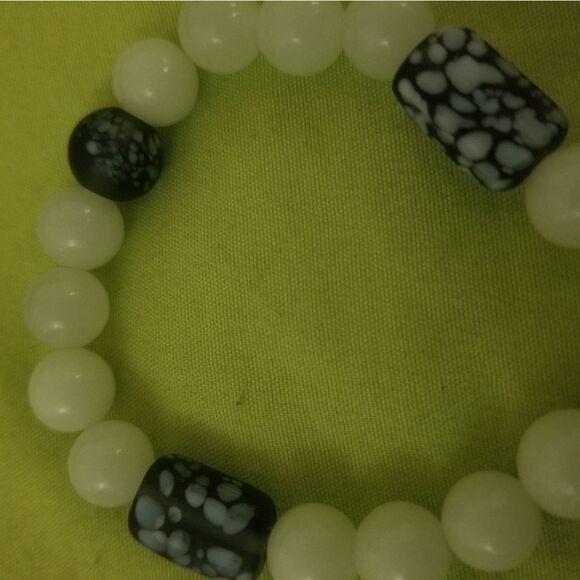 Glow in the dark Dvprofessions custom bracelet creations - Picture 2 of 9